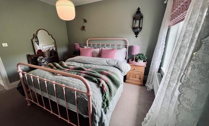 King size bedroom